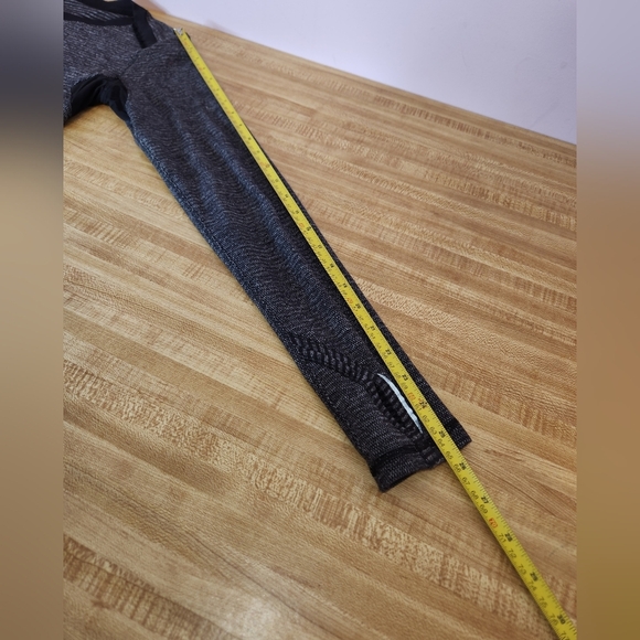 LULULEMON Base Runner Long Sleeve, size 6 - Picture 4 of 13